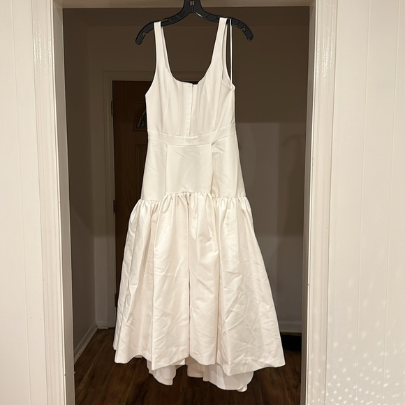 Alice and Olivia Diana Sleeveless Structured Dress - Picture 2 of 3